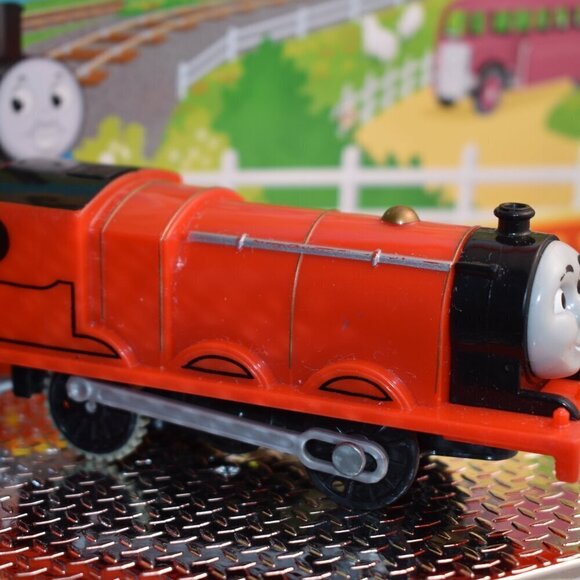 James Trackmaster Motorized Train Engine Thomas & Friends Mattel Gullane 2014 - Picture 6 of 13